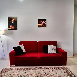 apartment-at-the-city-center-new-bazzar.albaniahotels.org/